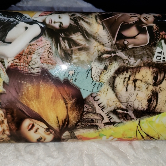 Glossy Magazine Fashonable Clutch - Picture 1 of 16